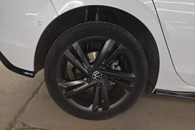 Used Volkswagen Golf 2023 Facelift 280TSI DSG R-Line
