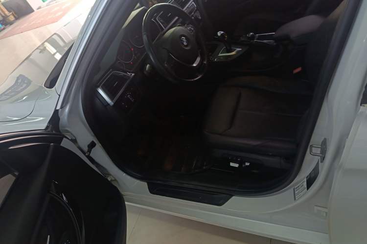 Used BMW 3 Series 2017 318Li Fashion Model