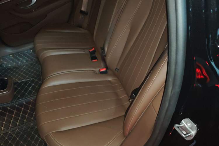 Used Mercedes-Benz E-Class New Energy 2023 E 350 e L Plug-in Hybrid Sedan
