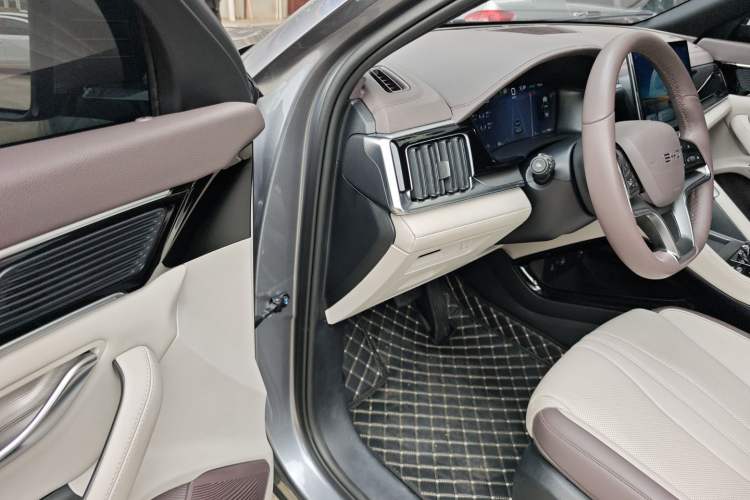 Used BYD Song PLUS New Energy 2024 Honor Edition EV 520km Premium Model