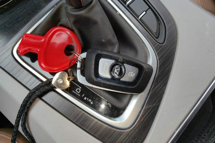 Used Huasong 7 2017 2.0T Automatic Elite Edition
