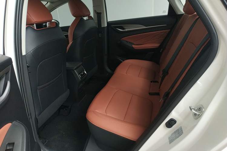 Used Changan Eado 2025 PLUS 1.4T Dual-Clutch High-Energy Version
