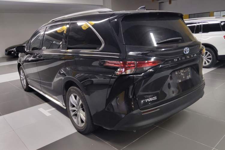 Used Toyota Sienna 2023 2.5L Hybrid Comfort Edition