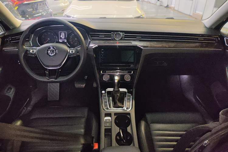 Used Volkswagen Magotan 2019 330TSI DSG Leading Model China VI Standard