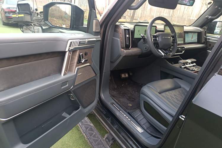 Used  917 2023 Range-Extended Base Model
