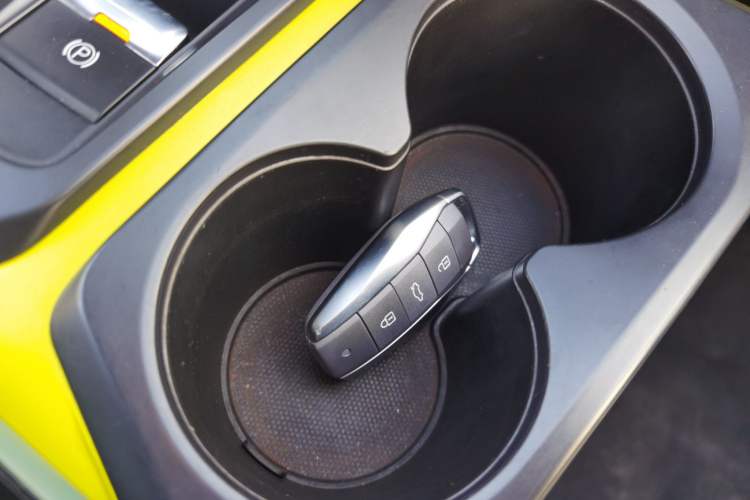 Used SOL E10X 2021 302 km Range Fashion Edition 30.2 kWh