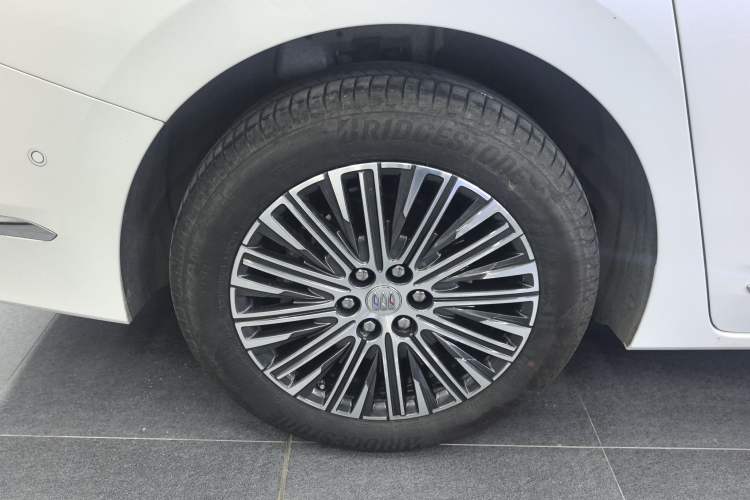 Used Buick GL8 New Energy 2024 Lu Zun Luxury Edition 6-Seater
