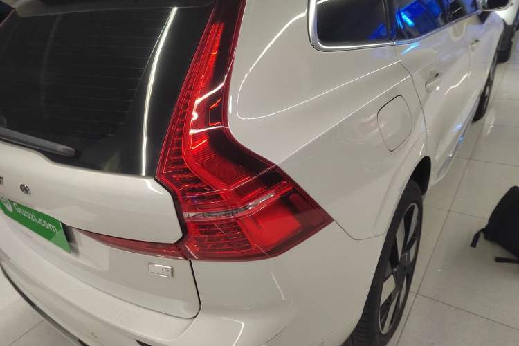 Used Volvo XC60 New Energy 2024 T8 Plug-in Hybrid Long-Range All-Wheel Drive Smart Luxury Edition
