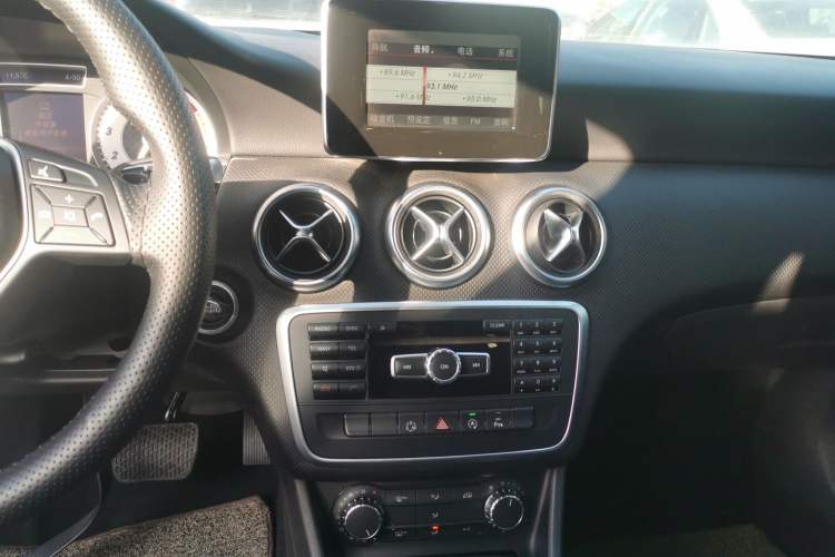 Used Mercedes-Benz A-Class 2015 A 200 Fashion Model
