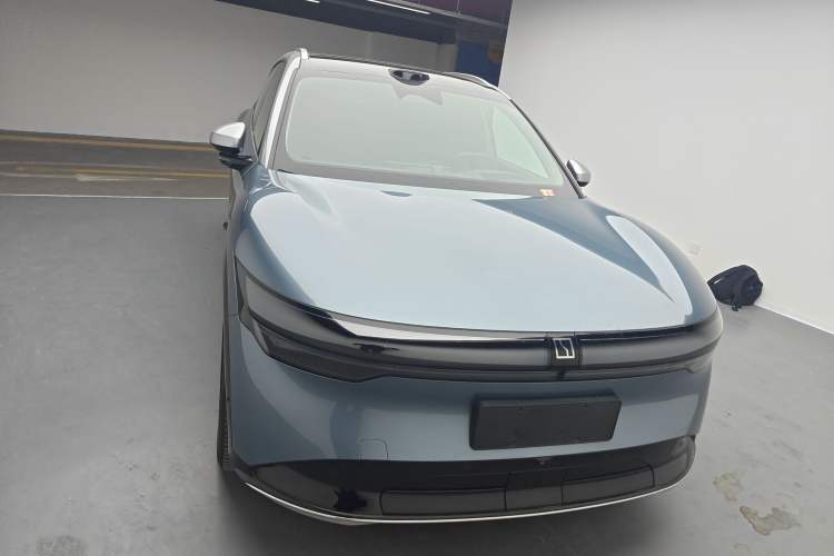 Used Zeekr 7X 2025 100 kWh Long-Range Rear-Wheel Drive with Intelligent Driving Features
