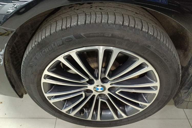 Used BMW 5 Series 2018 530Li Luxury Edition Premium Package
