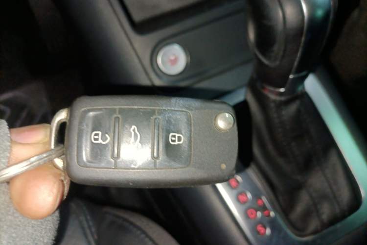 Used Volkswagen Tiguan 2015 1.8TSI Automatic All-Wheel-Drive Luxury Model
