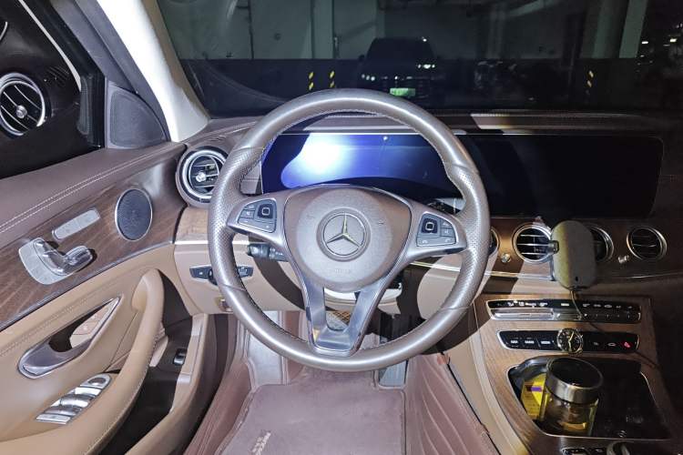 Used Mercedes-Benz E-Class 2018 Facelift E 300 L Luxury Edition