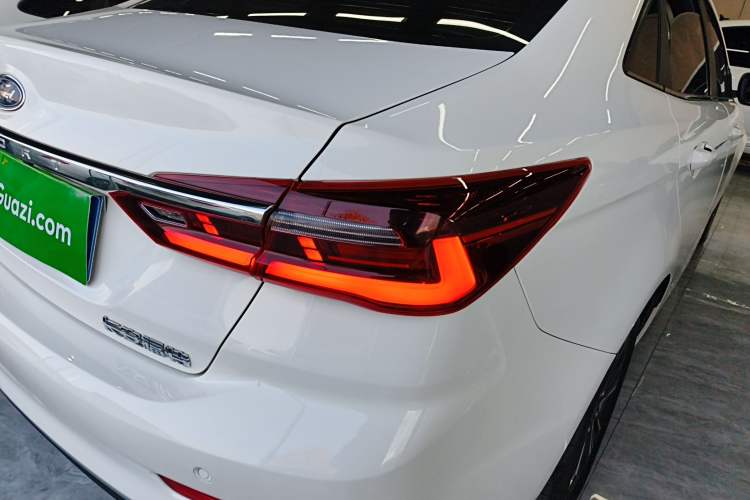 Used Ford Escort 2021 1.5L Automatic Diamond Edition
