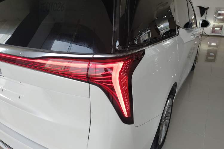 Used Buick Century 2023 2.0T Six-Seater Yinshi Edition
