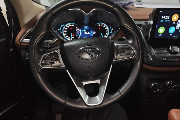 Used Soueast DX7 2015 1.5T Automatic Luxury Model
