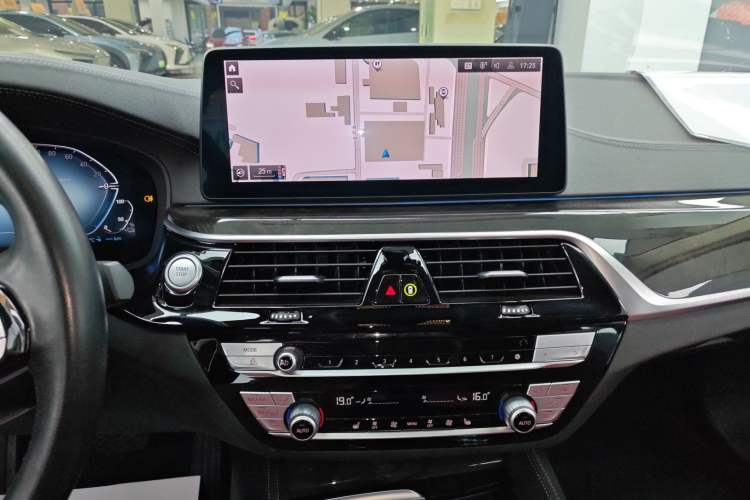 Used BMW 5 Series New Energy 2021 535Le Luxury Package
