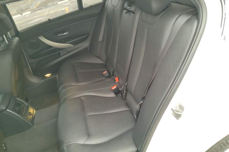 Used BMW 3 Series 2015 316Li Fashion Model
