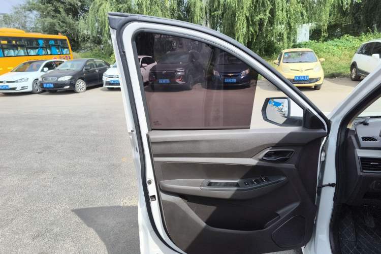 Used Wuling Hongguang 2021 1.5L Revised S Standard Version Hydraulic-Power-Assisted LAR
