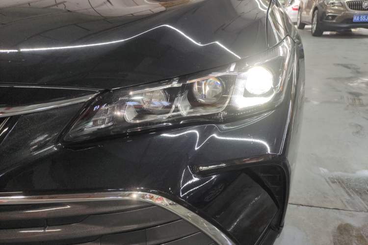 Used Toyota Avalon 2019 Dual-Engine 2.5L Luxury Edition China VI Standard
