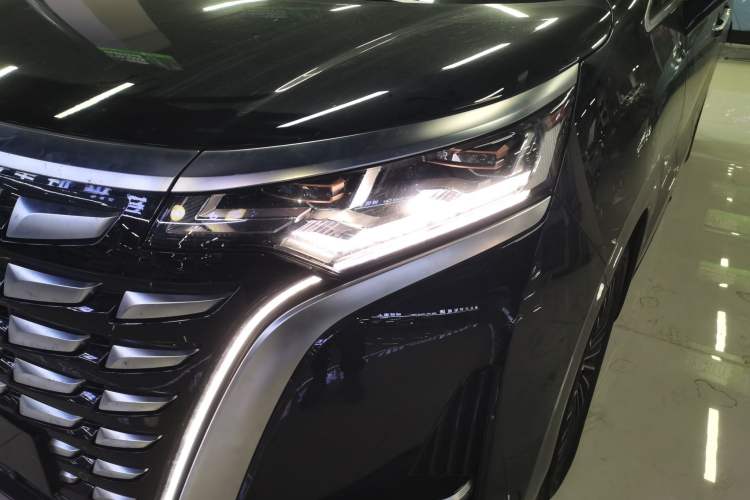 Used Denza D9 2024 DM-i 980 Four-Wheel Drive Prestige Model
