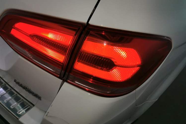 Used Haval H6 2021 Sport Edition 1.5T Automatic Elite Smart Connectivity Model with Hexagonal Grille
