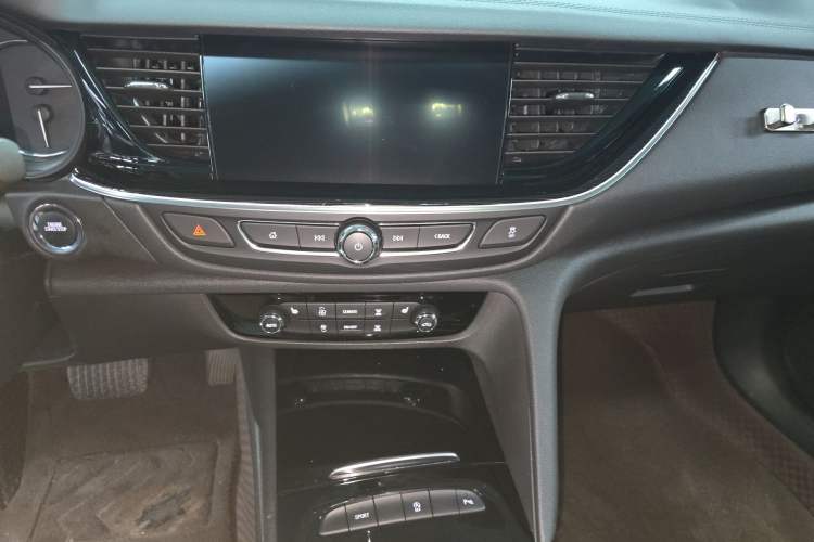 Used Buick Regal 2024 28T Luxury Edition