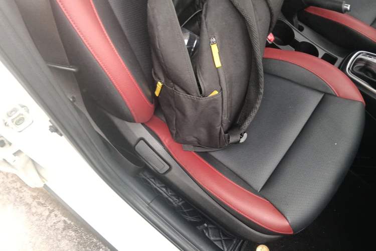 Used Kia KX Cross 2018 1.6L Automatic Dynamic Sunroof Version
