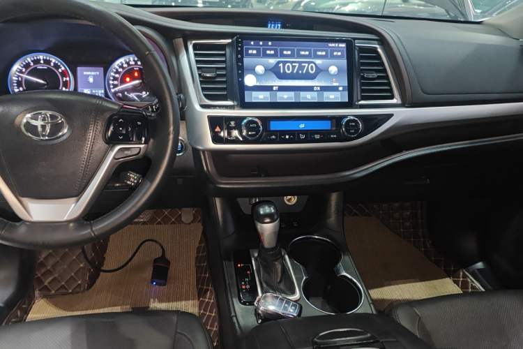 Used Toyota Highlander 2017 2.0T Four-Wheel Drive Luxury Edition 7 Seats