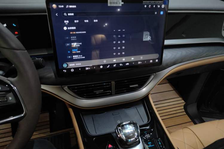 Used Denza D9 2024 DM-i 980 Four-Wheel Drive Prestige Model
