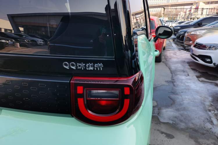 Used Chery QQ Ice Cream 2022 120km Conical Shape Lithium Iron Phosphate
