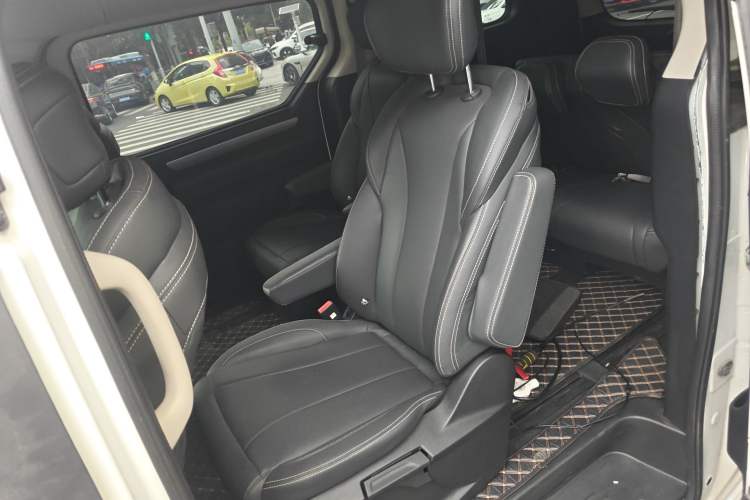 Used SAIC MAXUS G20 2023 Facelifted ES 2.0T Gasoline Automatic Value Edition
