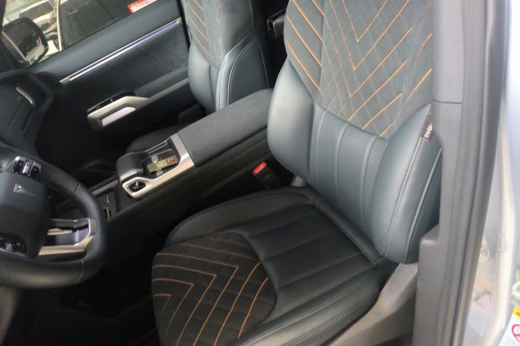 Used  G318 2024 Four-Wheel-Drive Air Suspension Model
