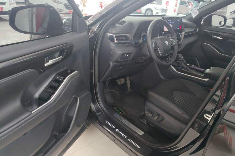 Used Toyota Crown Land Cruiser 2023 2.5L HEV Four-Wheel Drive Luxury Edition