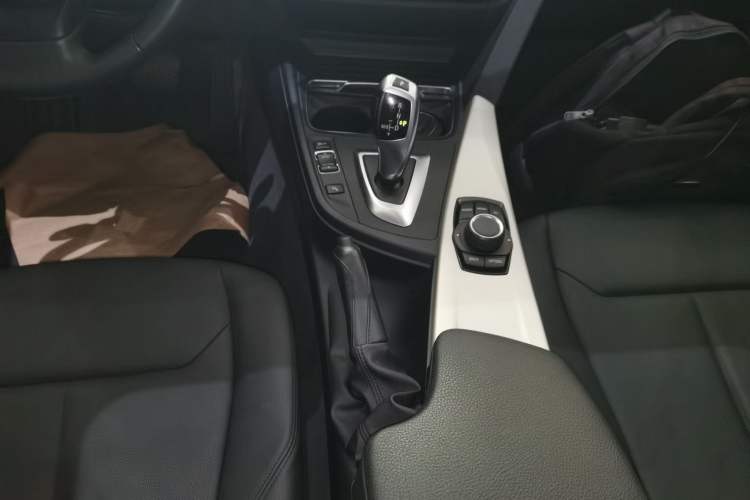 Used BMW 3 Series 2016 320Li Ambition Model
