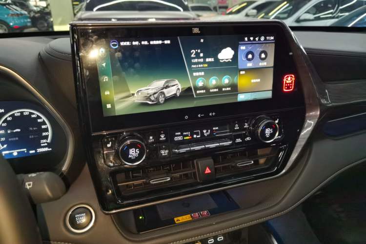 Used Toyota Crown Land Cruiser 2024 2.0T All-Wheel-Drive Prestige Version
