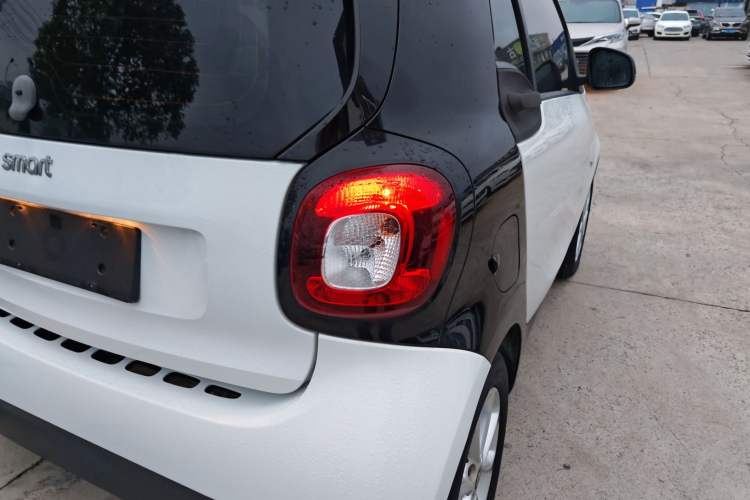 Used  fortwo 2018 1.0L 52kW Hardtop Dynamic Version China V
