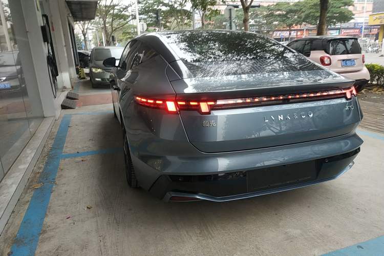 Used Lynk & Co Z10 2025 95 kWh 702 km All-Wheel Drive Intelligent Driving Ultra
