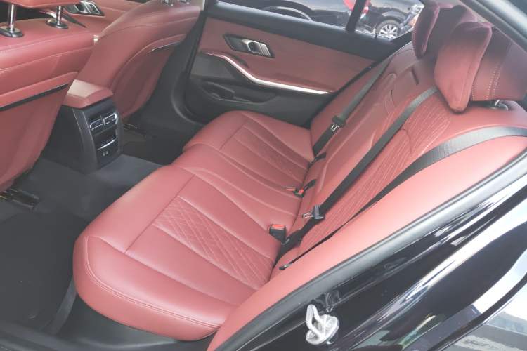 Used BMW i3 2022 eDrive 35 L
