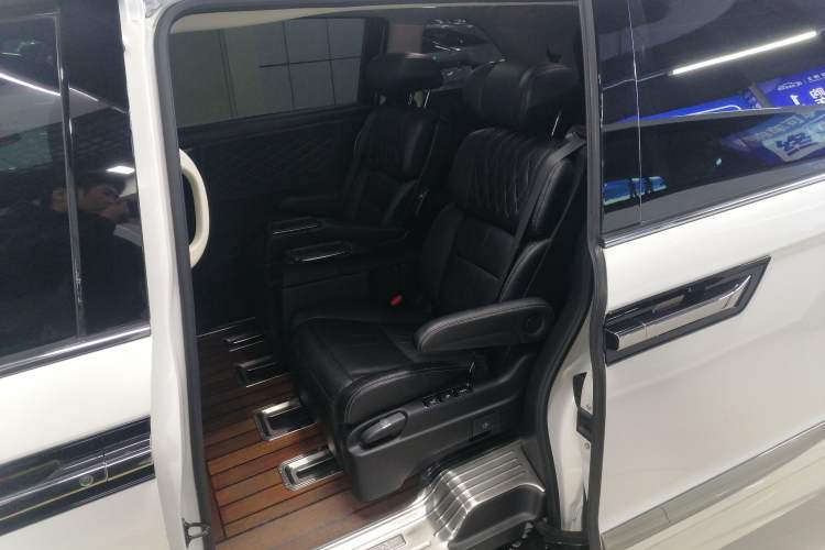 Used Honda Elysion 2019 2.0L Hybrid Luxury Edition
