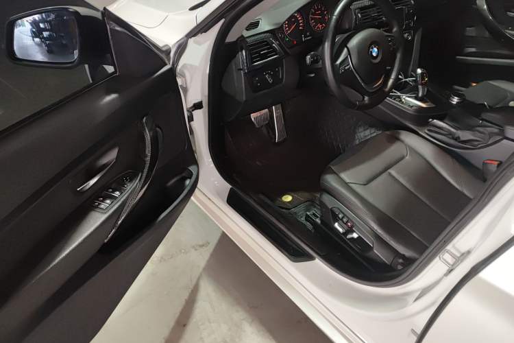 Used BMW 3 Series GT 2017 320i Sport Edition
