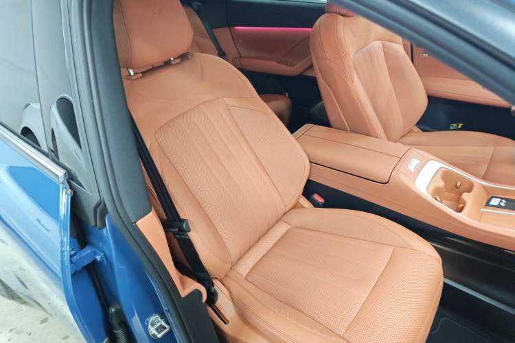 Used ONVO L60 2024 60 kWh All-Wheel Drive
