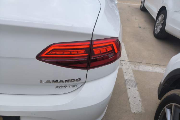 Used Volkswagen Lamando 2021 230TSI DSG Fashion Edition
