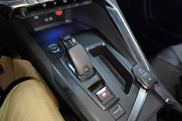 Used Peugeot 5008 2017 380THP 7-Seater Elite Edition
