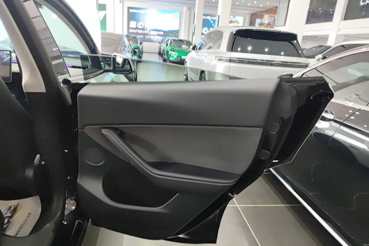 Used Tesla Model Y 2022 Rear-Wheel-Drive Version
