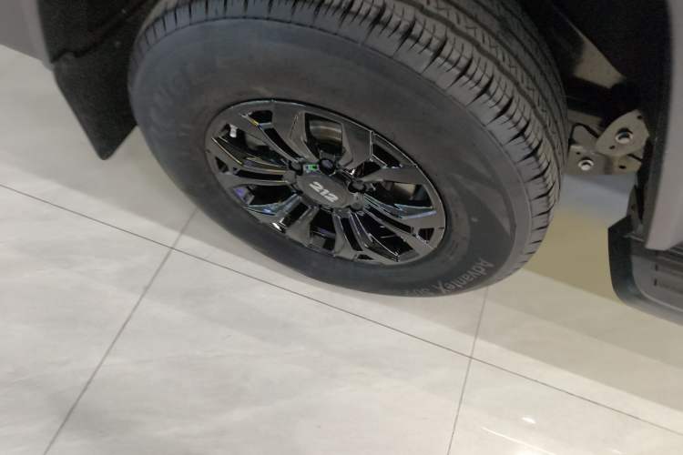 Used 212 T01 2024 2.0T Explorer