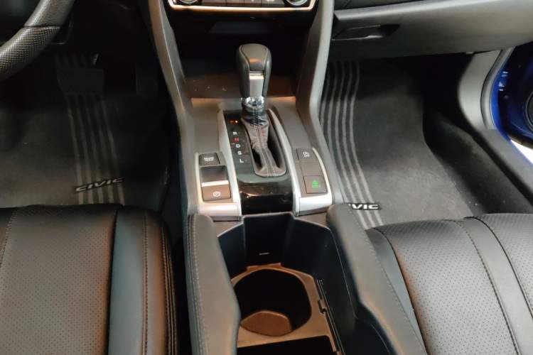 Used Honda Civic 2016 220TURBO CVT Luxury Edition
