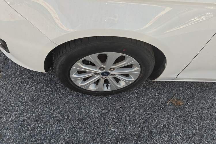 Used Ford Escort 2015 1.5L Manual Fashion Edition