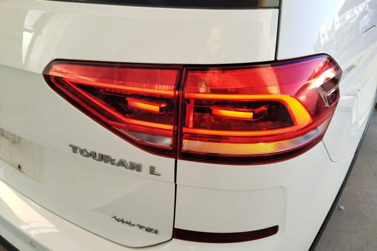 Used Volkswagen Touran 2018 Volkswagen Touran L 280TSI DSG Boundary Edition 7 Seats China V Emission Standard
