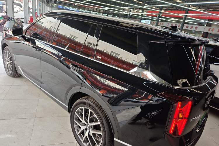 Used GAC Trumpchi GS8 2025 Linghang Series 2.0 TGDI Two-Wheel-Drive Luxury Edition 5 Seats
